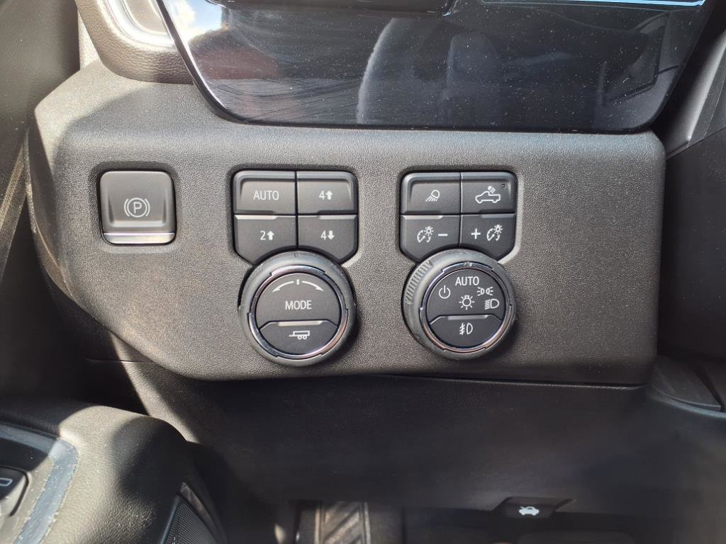 Certified 2024 Chevrolet Silverado 1500 High Country w/ Z71 Off-Road Package image 28