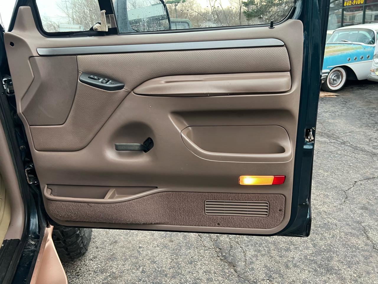 Used 1995 Ford Bronco Eddie Bauer image 14