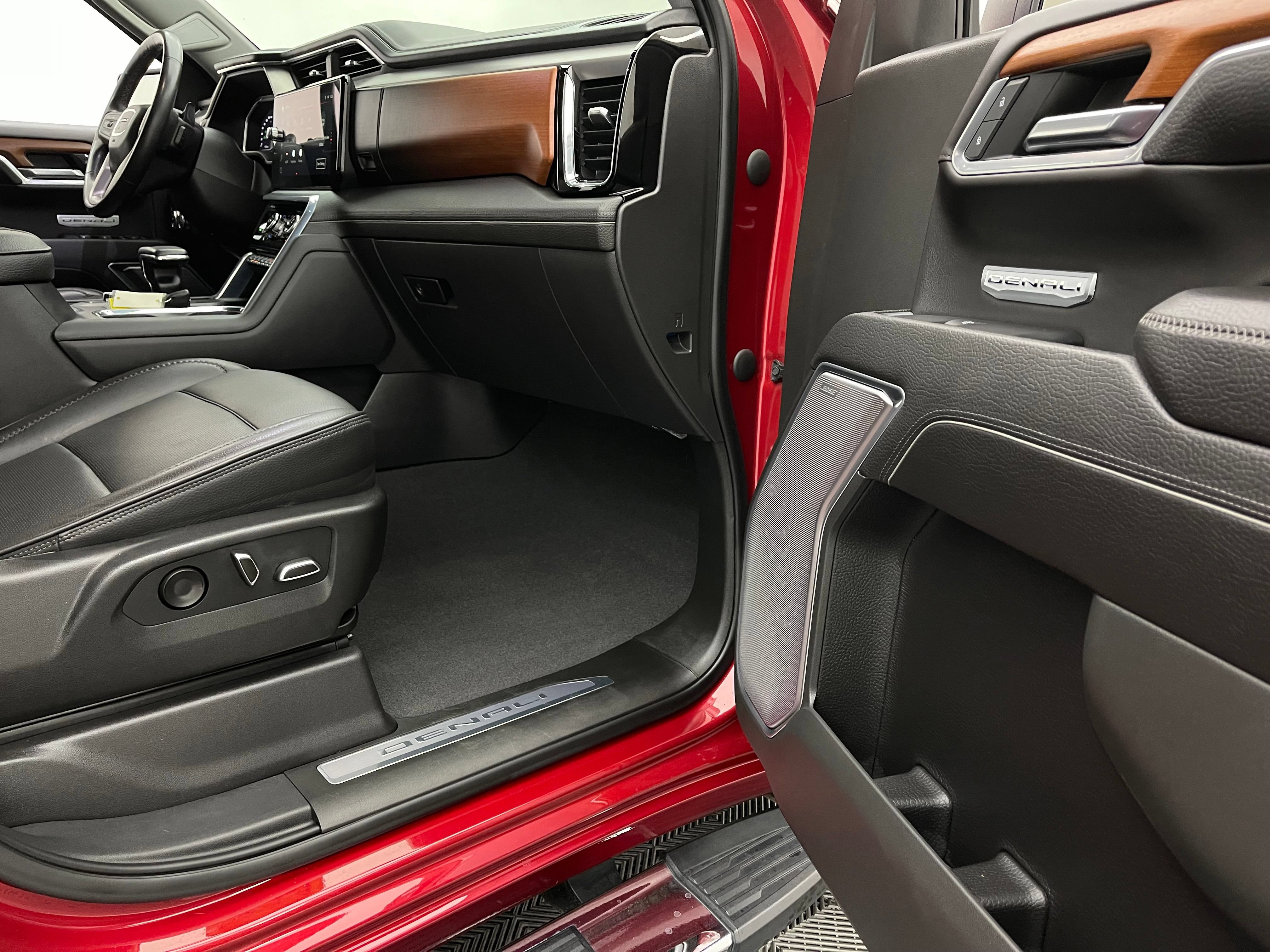 Used 2022 GMC Sierra 1500 Denali w/ Technology Package AWD/4WD image 36