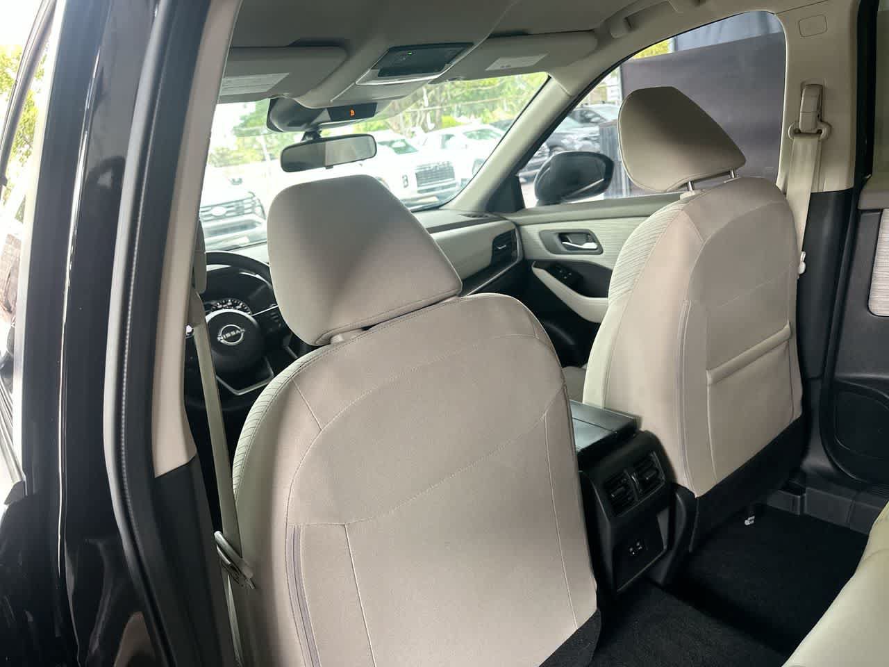 Used 2023 Nissan Rogue SV FWD image 23