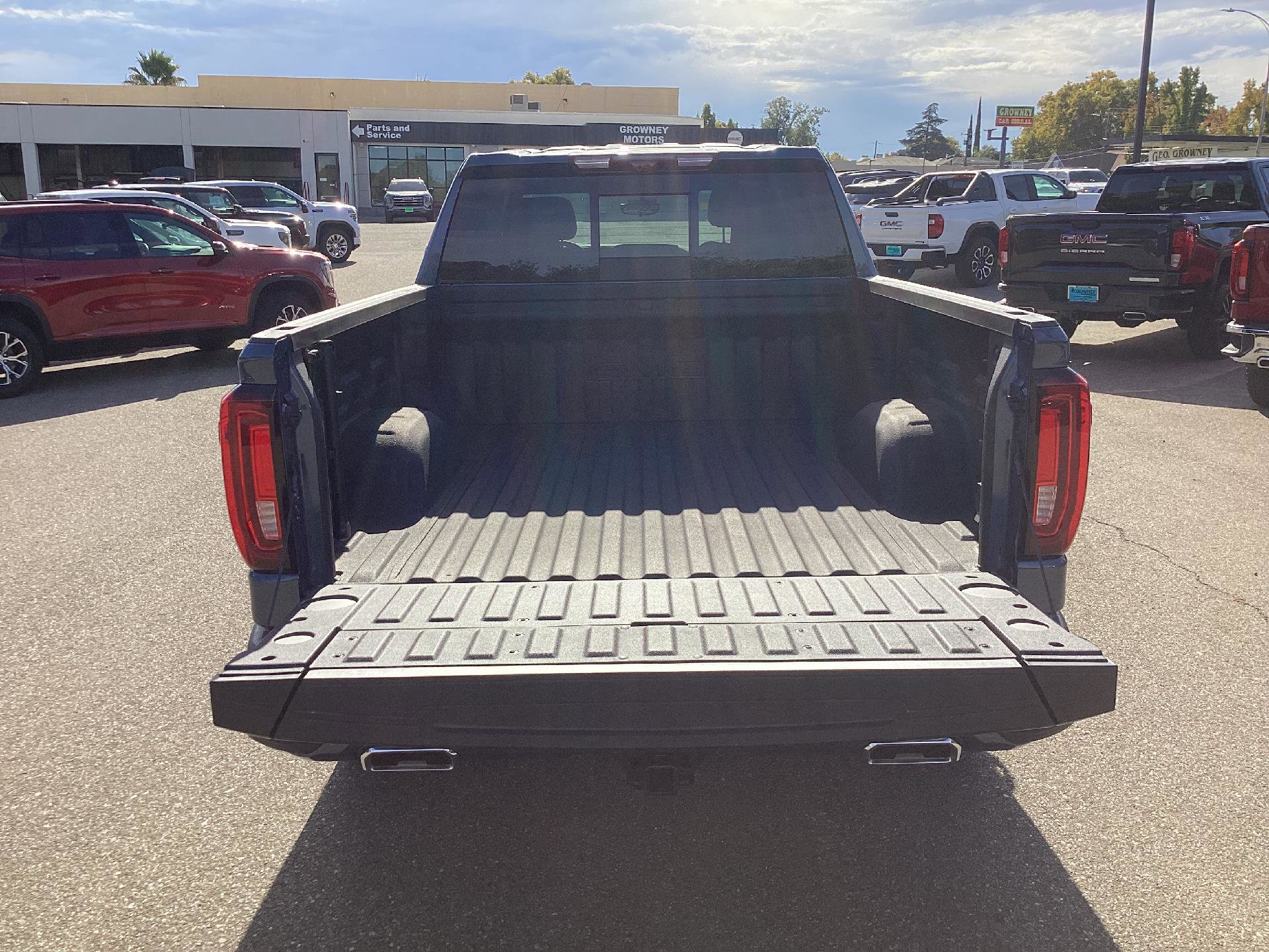 New 2025 GMC Sierra 1500 Denali w/ Denali Reserve Package image 9