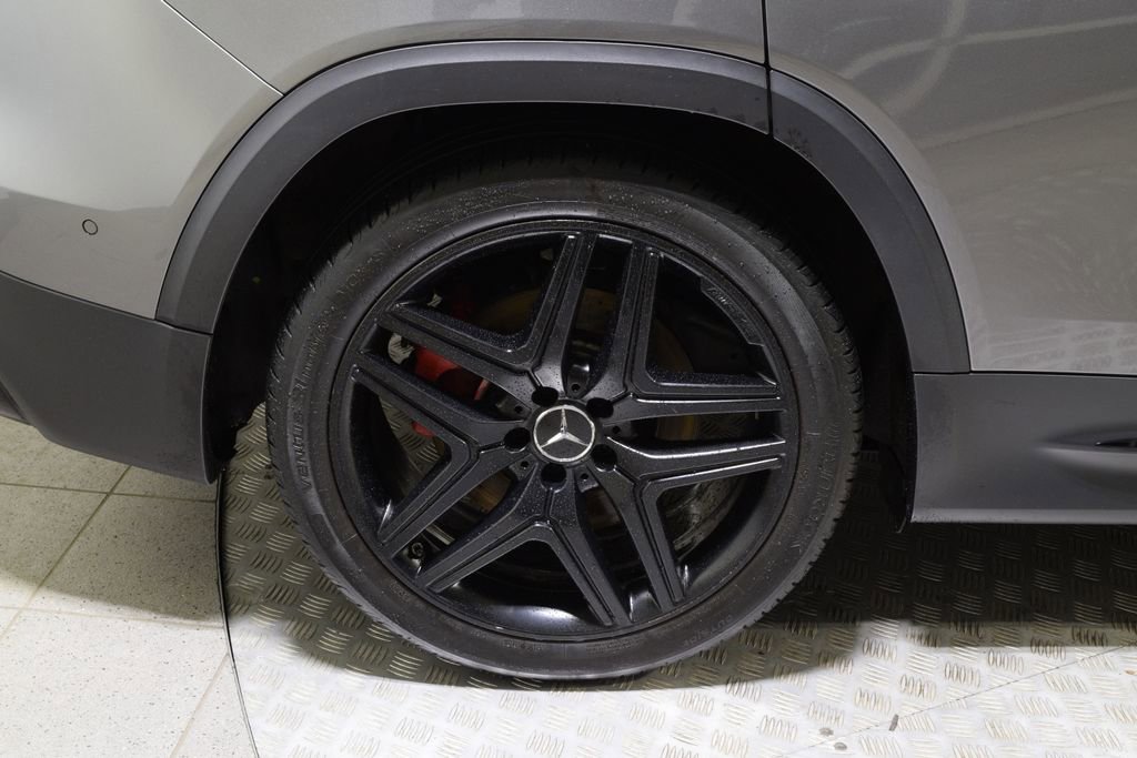 Used 2021 Mercedes-Benz GLB 35 AMG 4MATIC image 35