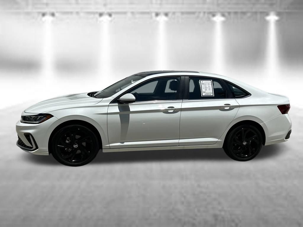 Used 2026 Volkswagen Jetta SE w/ Black Wheel Package FWD image 2