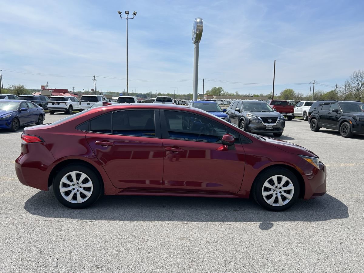 Used 2023 Toyota Corolla LE image 4