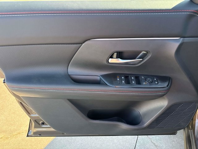 New 2027 Nissan Kicks SR FWD image 21