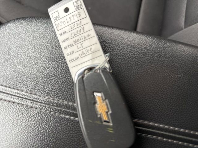 Used 2021 Chevrolet Malibu LT image 40