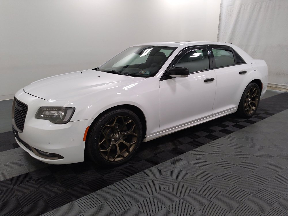 Used 2017 Chrysler 300 S w/ 300S Premium Group RWD image 2