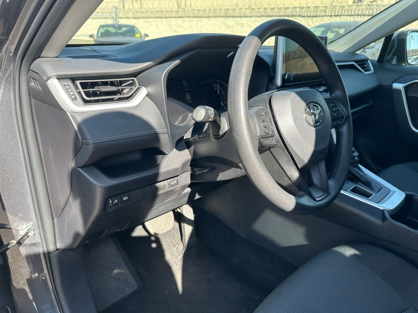 Used 2025 Toyota RAV4 XLE w/ Convenience Package image 36