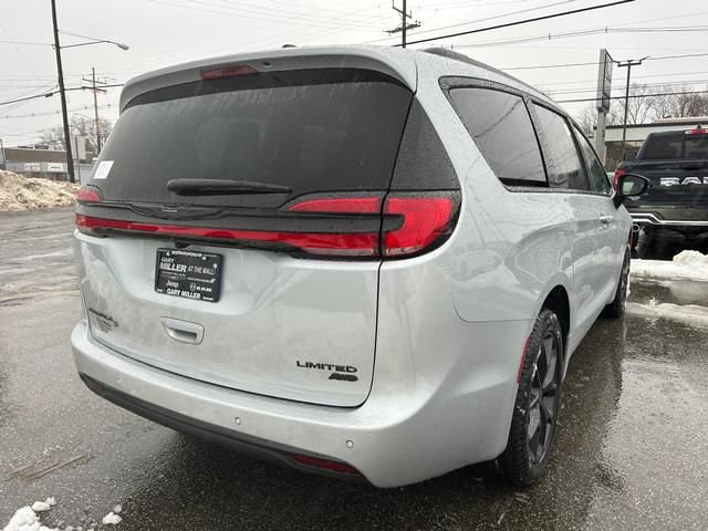 New 2026 Chrysler Pacifica Limited w/ Uconnect Theater Family Group image 3