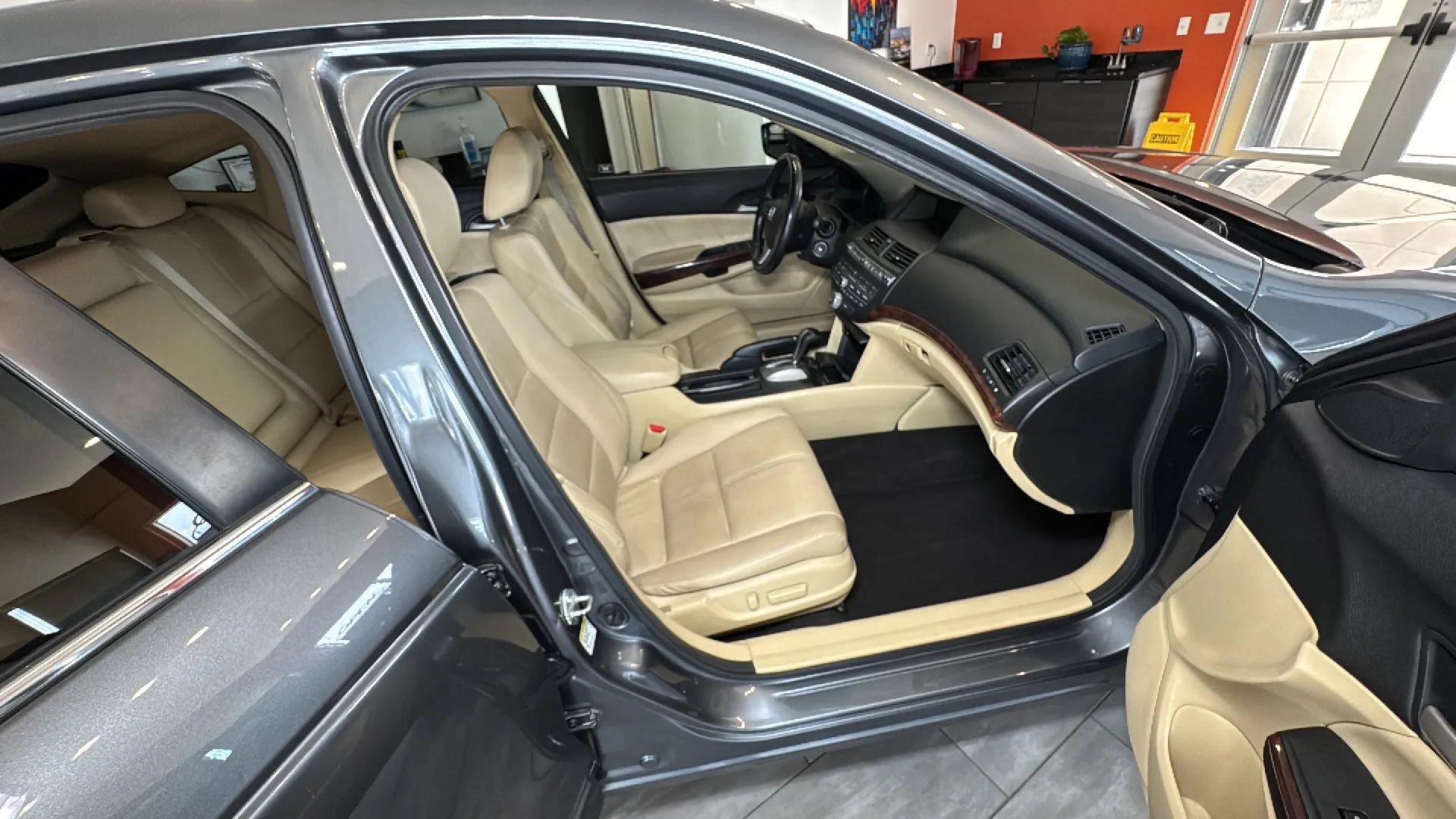 Used 2010 Honda Crosstour EX-L image 21