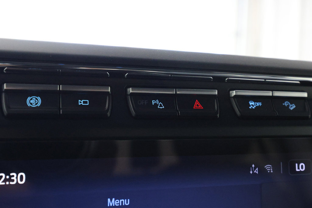 Used 2023 Ford F250 Lariat w/ Lariat Ultimate Package AWD/4WD image 32