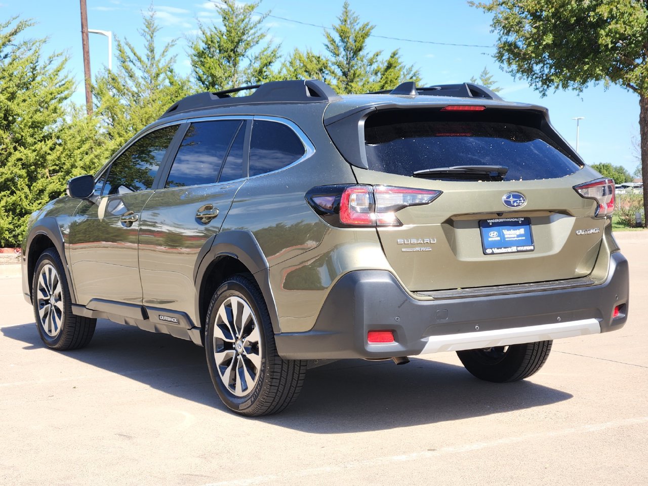 Used 2024 Subaru Outback Limited AWD/4WD image 3