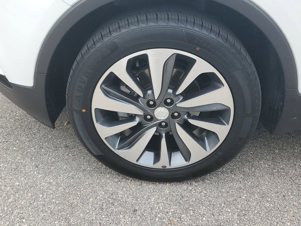 Certified 2022 Buick Encore Preferred w/ Safety Package image 11