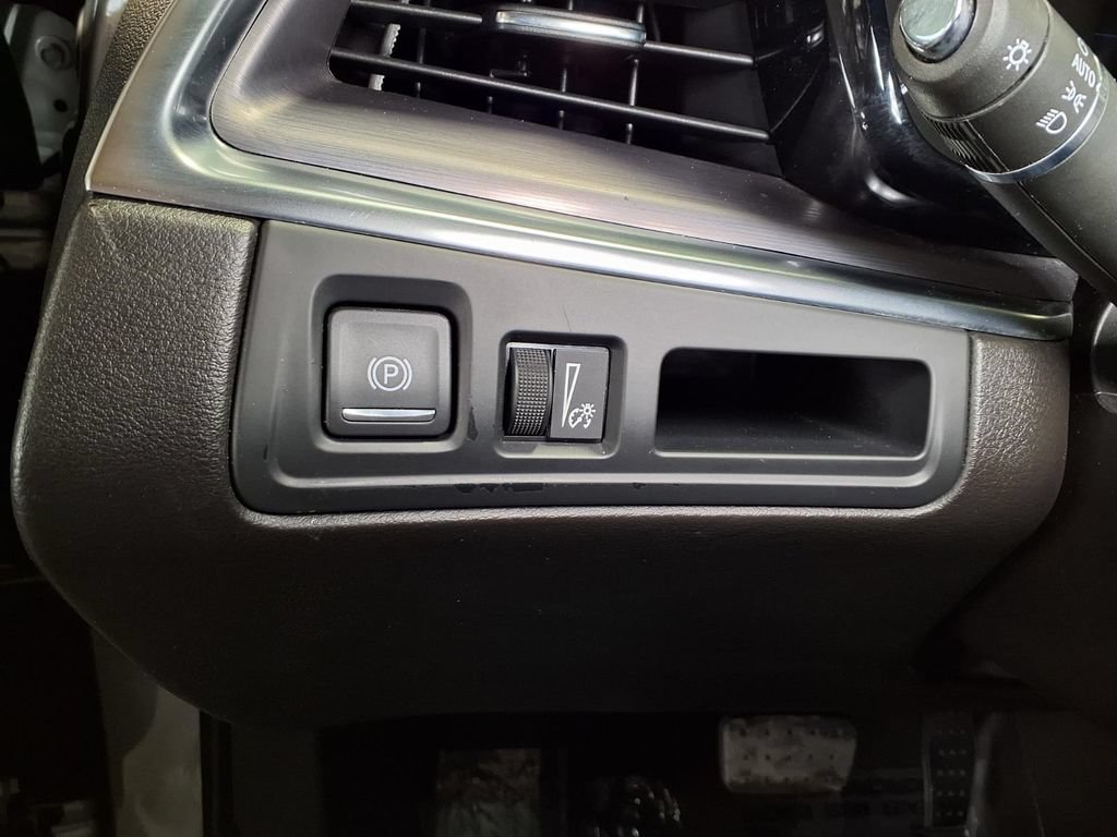 Certified 2023 Cadillac XT5 Luxury FWD image 11