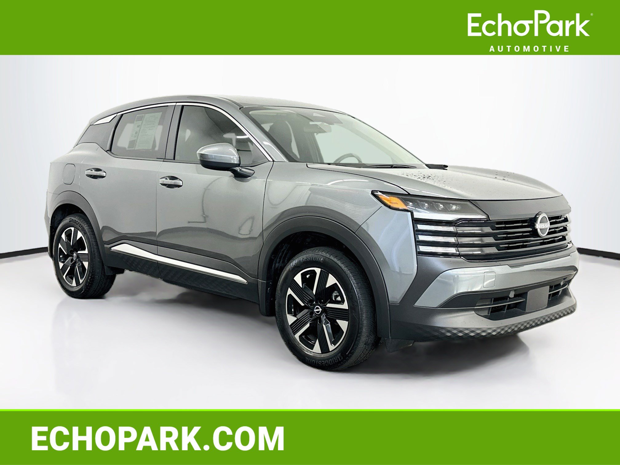 Used 2025 Nissan Kicks SV AWD/4WD image 1