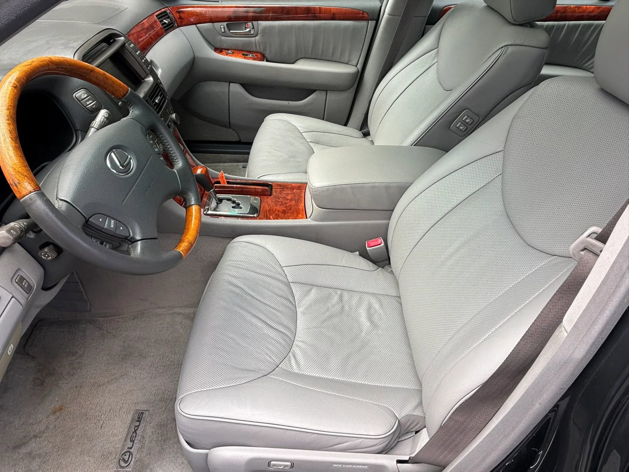 Used 2004 Lexus LS 430 RWD image 18