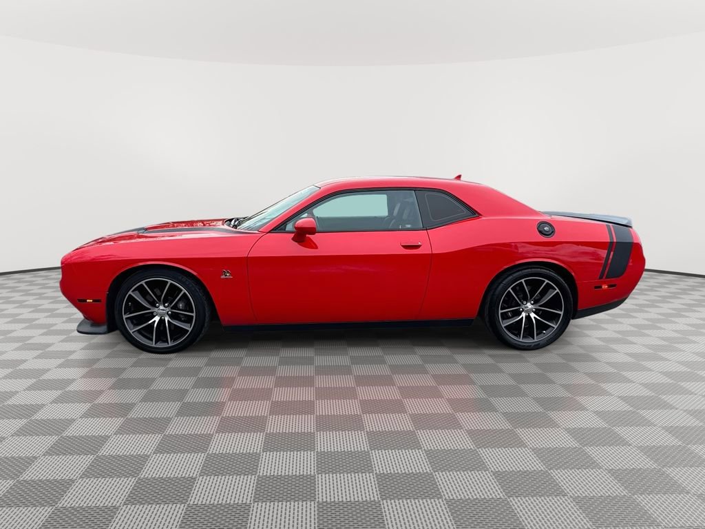 Used 2016 Dodge Challenger R/T Scat Pack w/ Leather Interior Group RWD image 4
