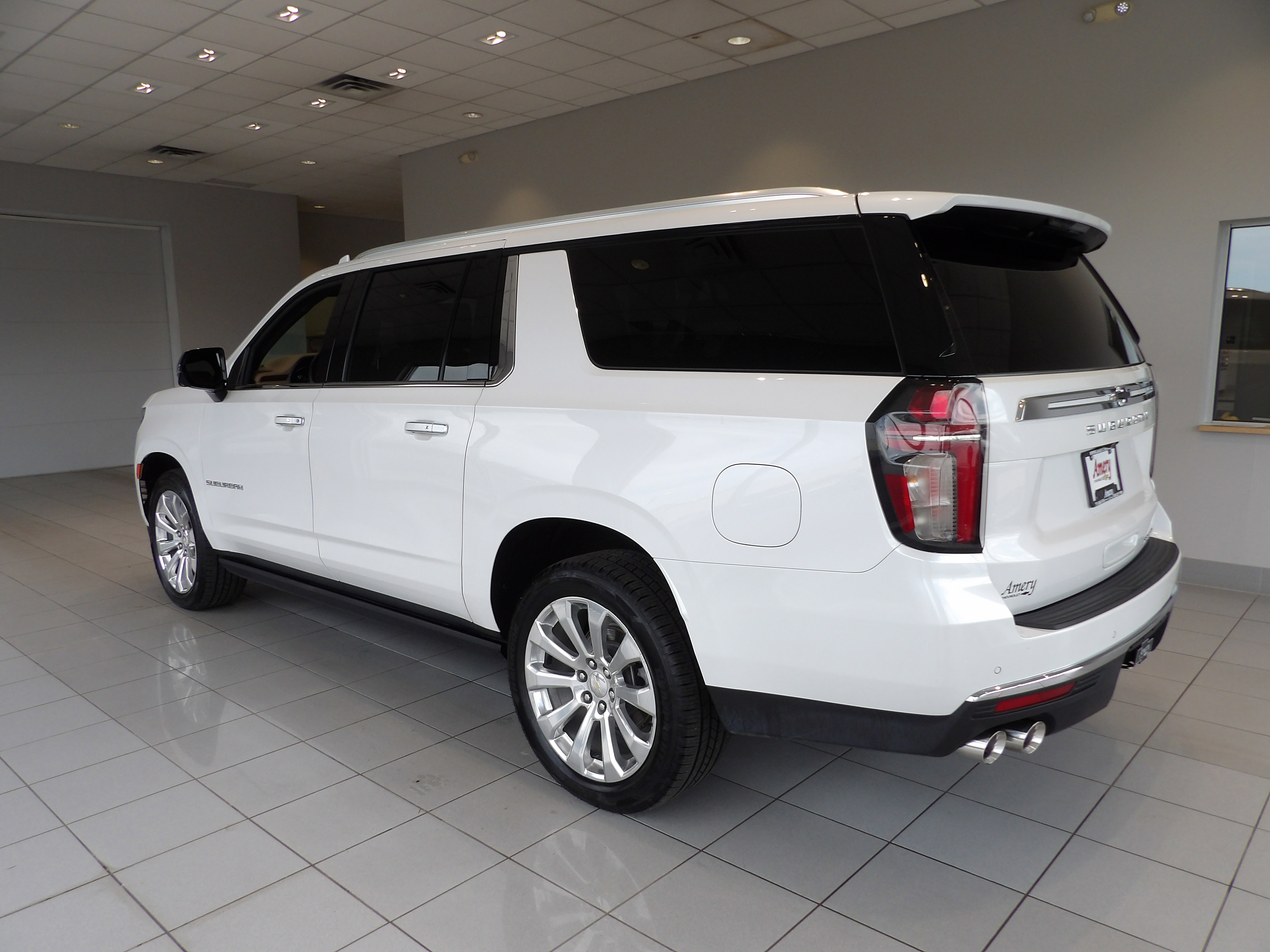 Used 2023 Chevrolet Suburban Premier AWD/4WD image 5