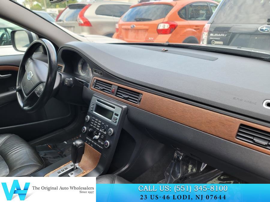 Used 2010 Volvo XC70 3.2 image 16