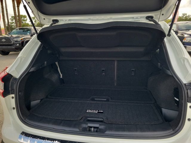 Certified 2021 Nissan Rogue Sport SV FWD image 12