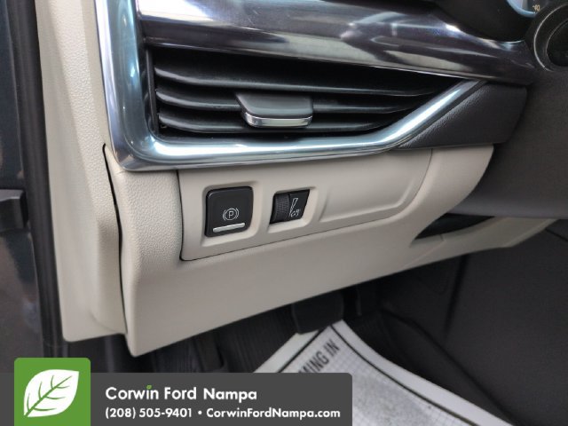 Used 2019 Cadillac XT4 Luxury FWD image 13