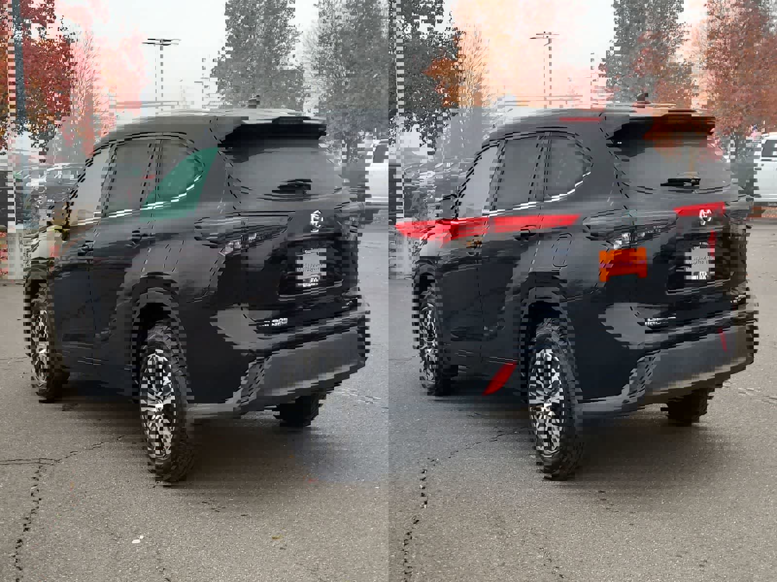 Used 2023 Toyota Highlander XLE image 12