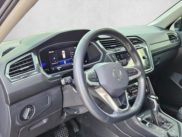 Used 2022 Volkswagen Tiguan SE AWD/4WD image 9
