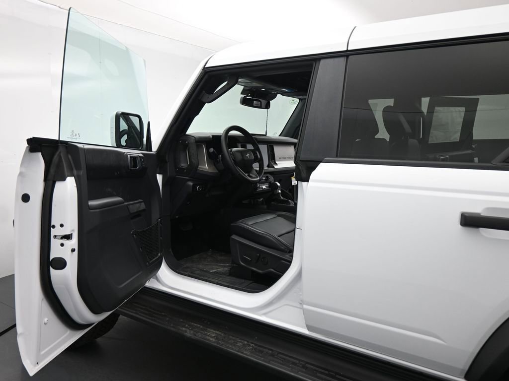 New 2026 Ford Bronco Outer Banks w/ Sasquatch Package AWD/4WD image 8