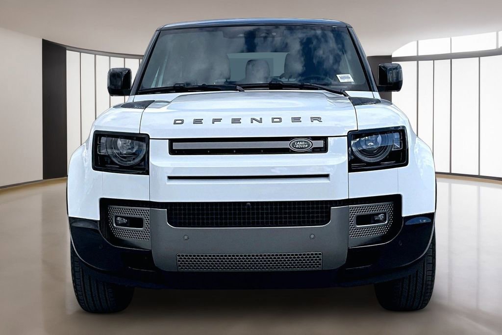 Used 2025 Land Rover Defender 90 X-Dynamic SE image 2