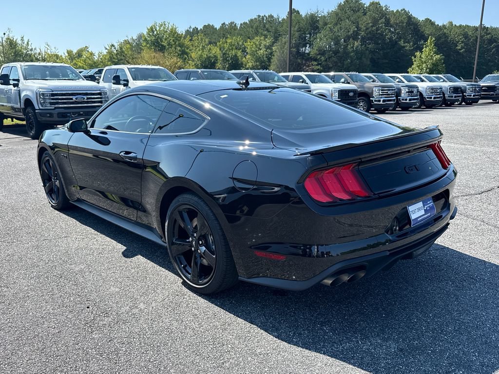 Used 2022 Ford Mustang GT Premium w/ Black Accent Package RWD image 5