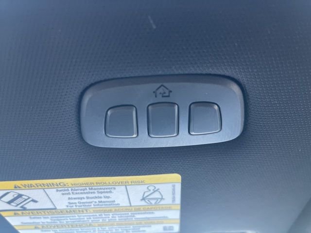 Used 2022 Ford F250 Lariat w/ Black Appearance Package image 21