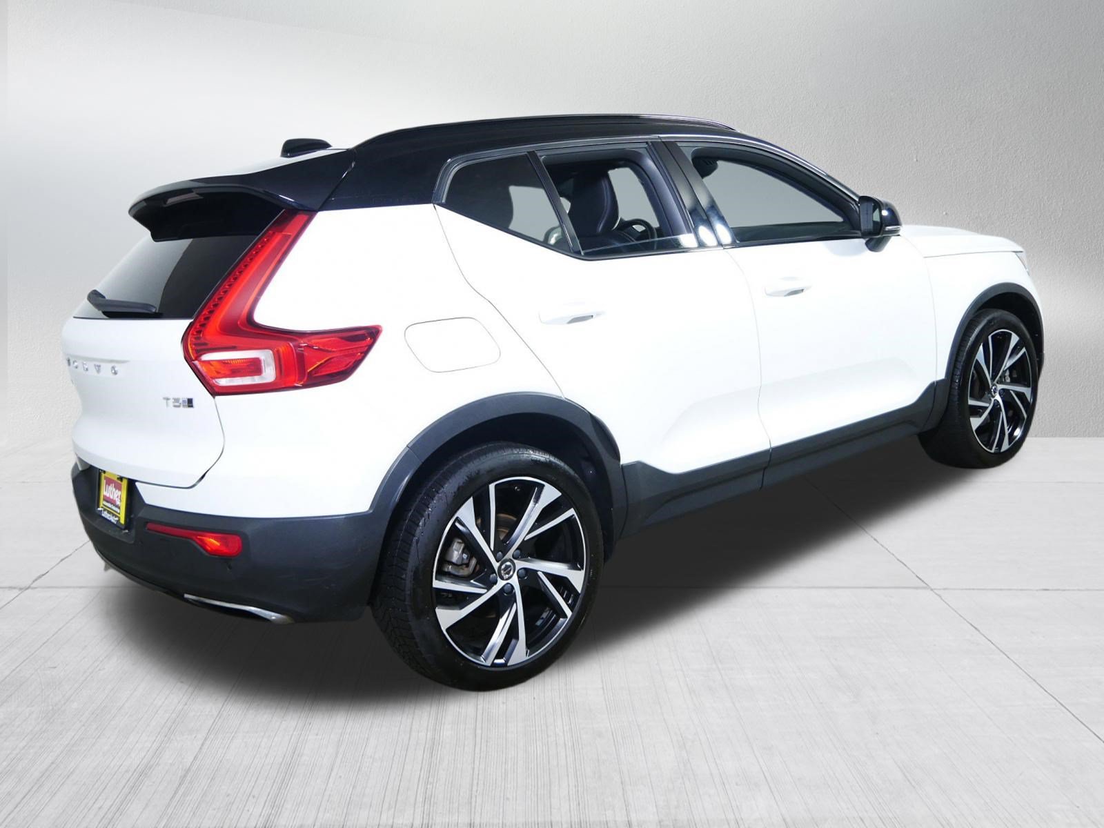 Used 2020 Volvo XC40 T5 R-Design w/ Protection Package Premier AWD/4WD image 7