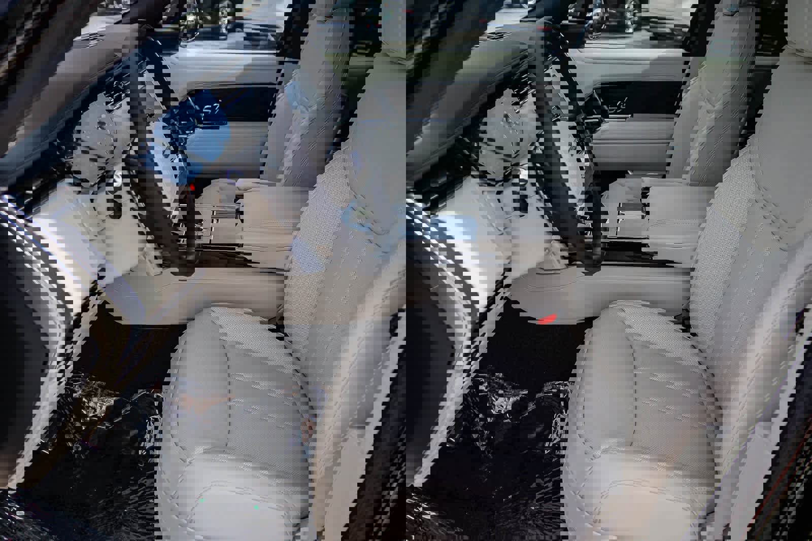 New 2026 Land Rover Range Rover SE image 20