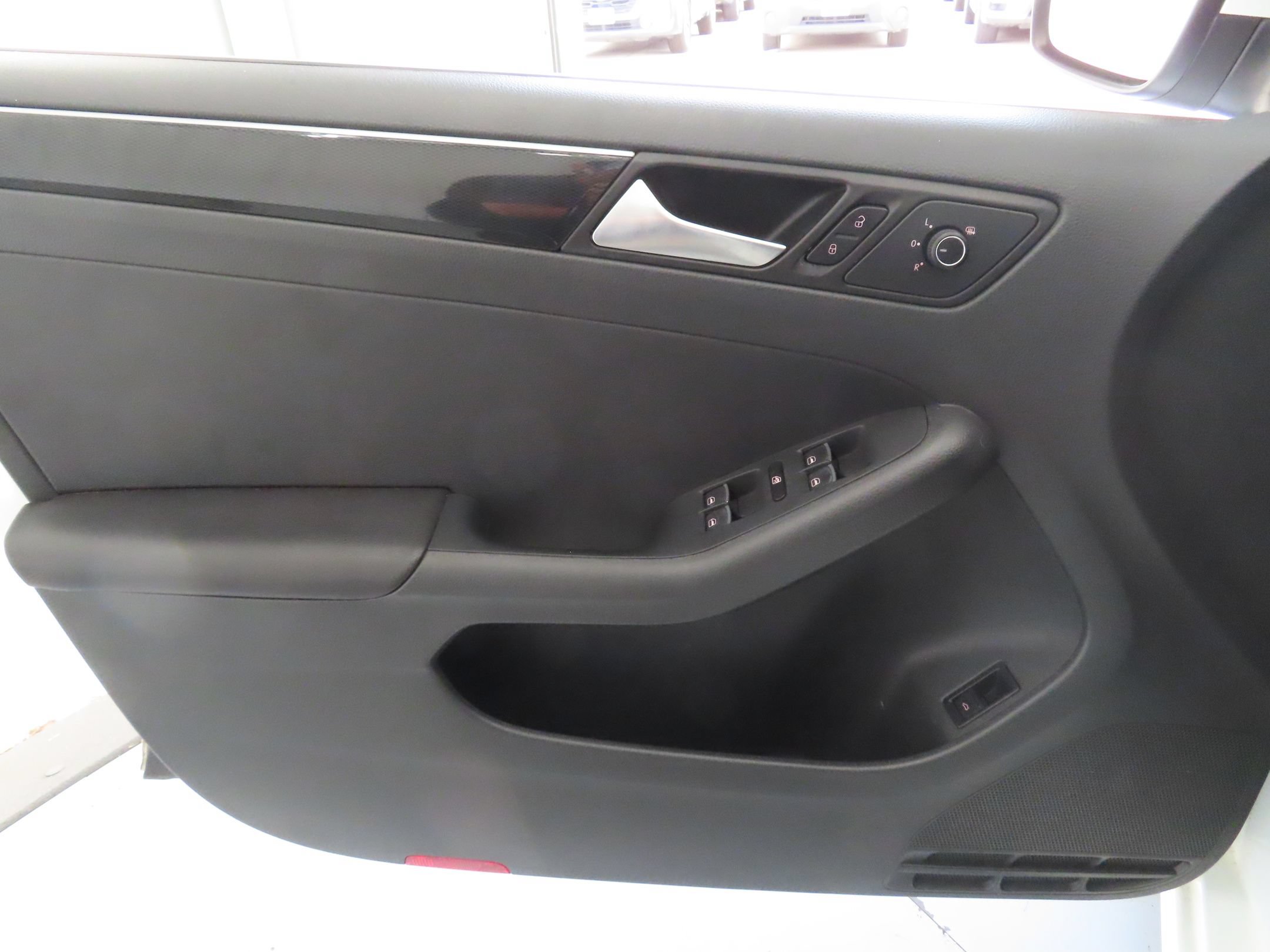 Used 2016 Volkswagen Jetta SEL FWD image 10