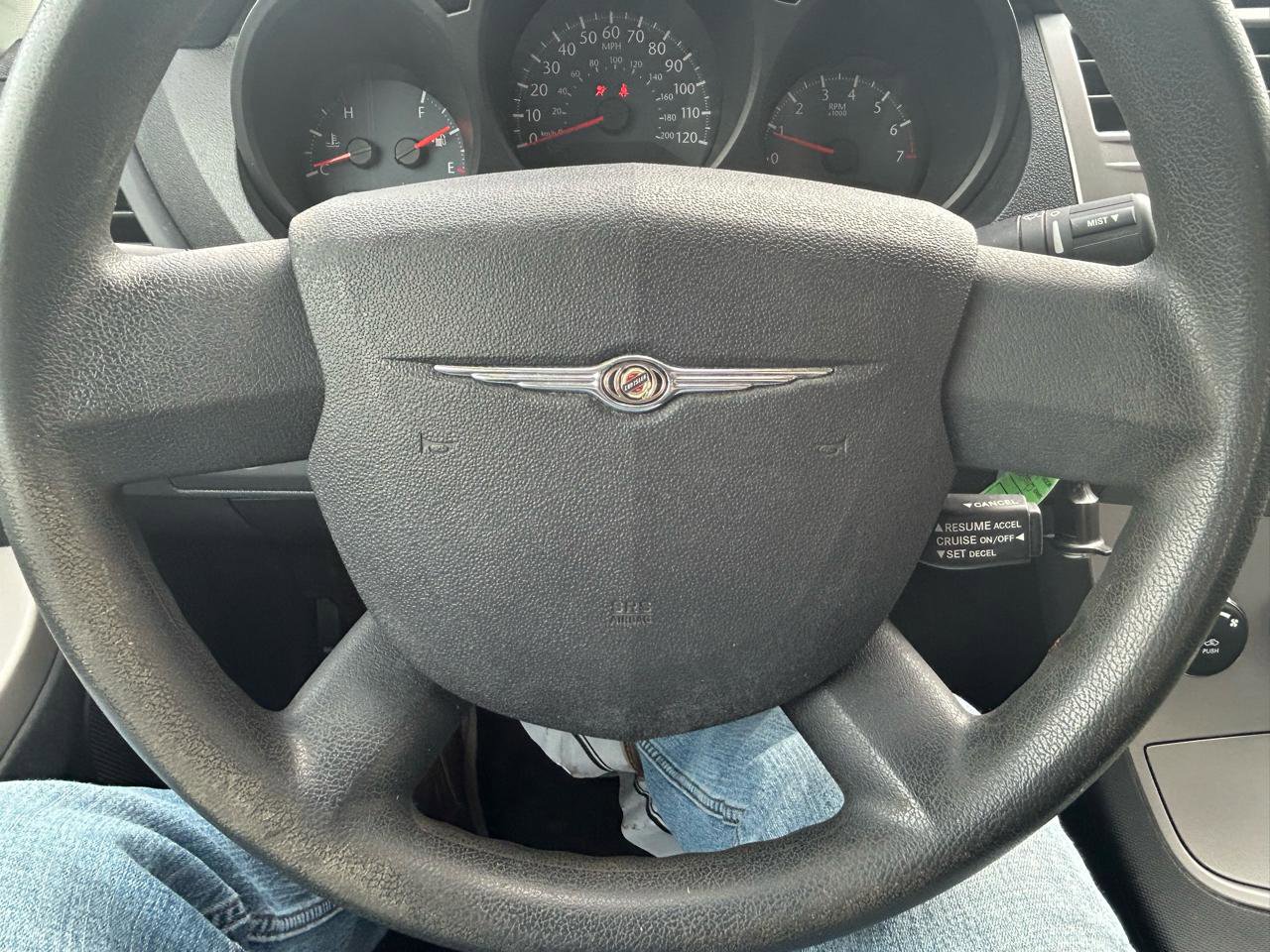 Used 2010 Chrysler Sebring Touring FWD image 18