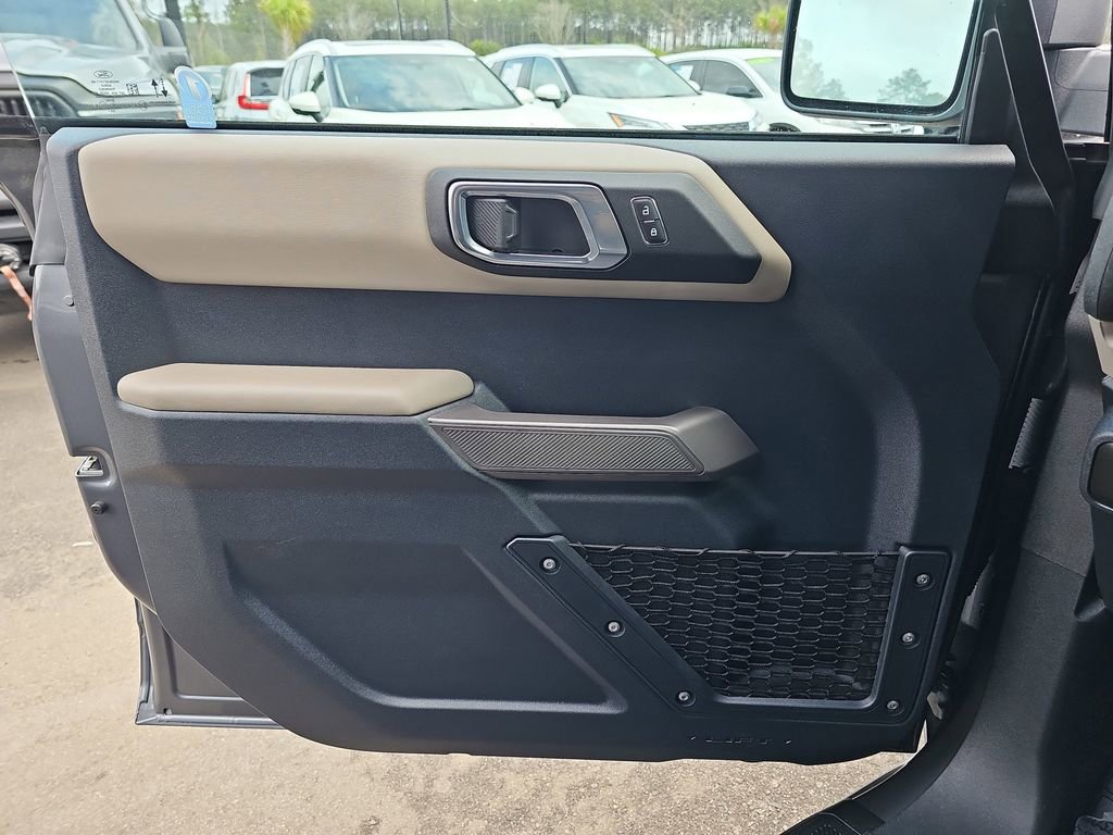 Used 2023 Ford Bronco Wildtrak image 32