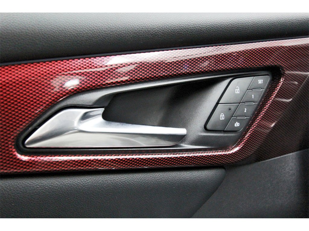 Used 2025 Chevrolet Traverse RS image 18