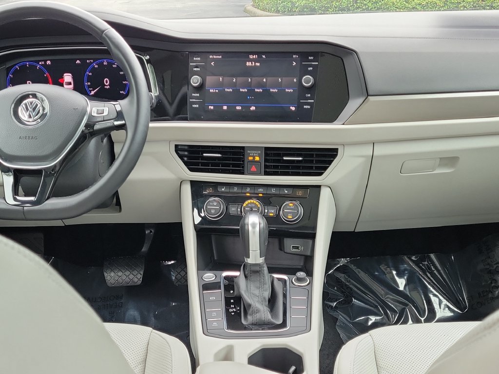 Used 2019 Volkswagen Jetta SEL Premium FWD image 14