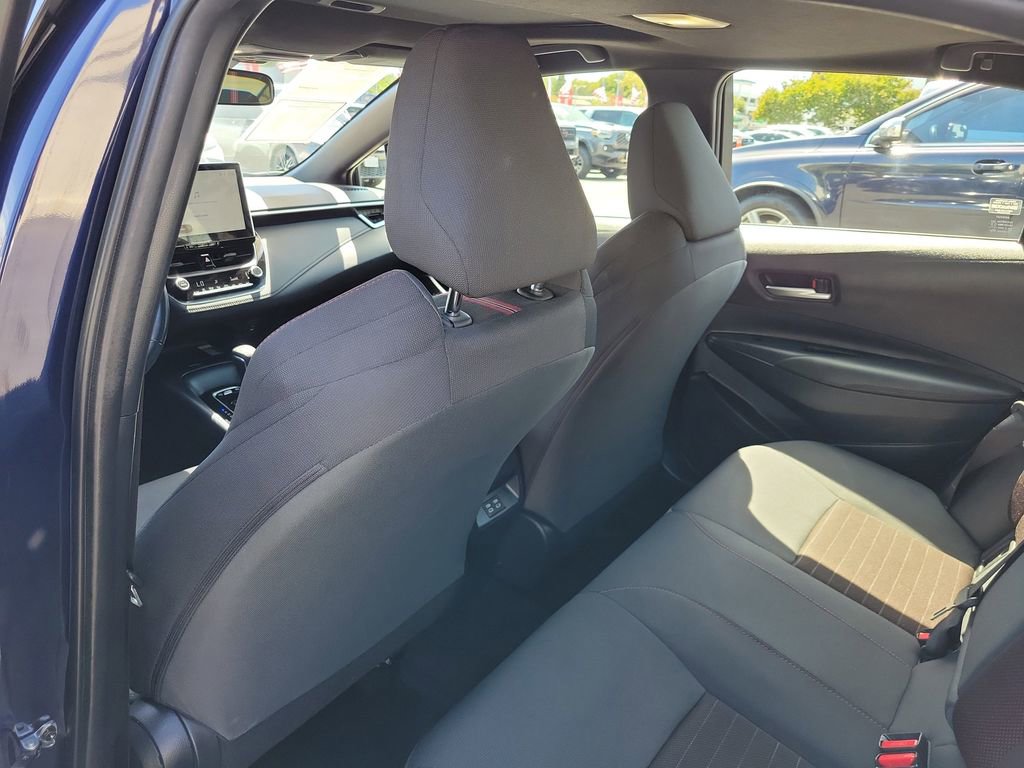 Used 2025 Toyota Corolla SE w/ SE Premium Package FWD image 17