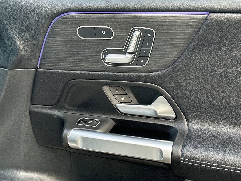 Used 2023 Mercedes-Benz GLB 250 4MATIC image 18