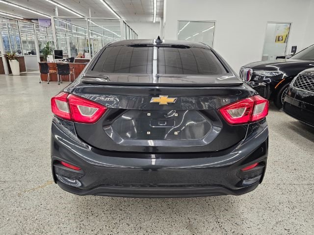 Used 2018 Chevrolet Cruze LT w/ Convenience Package image 5