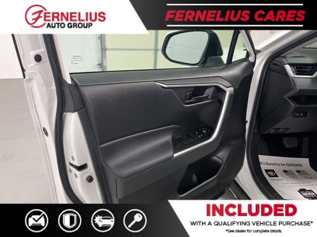 Used 2022 Toyota RAV4 LE image 13