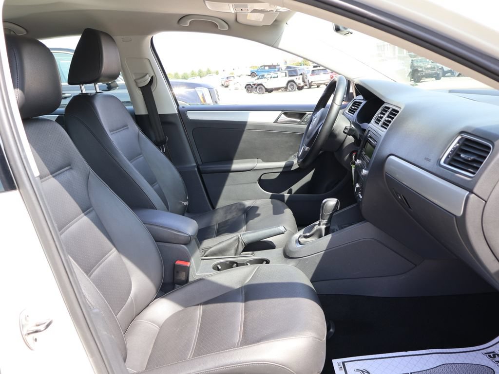 Used 2014 Volkswagen Jetta SE FWD image 8
