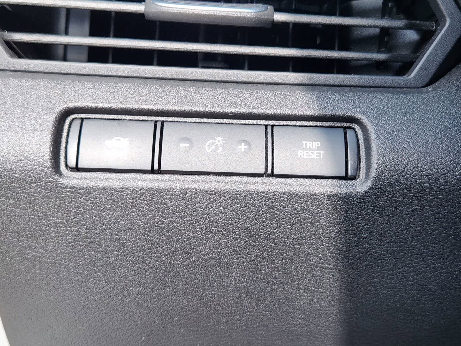 Used 2025 Nissan Altima 2.5 SV FWD image 20