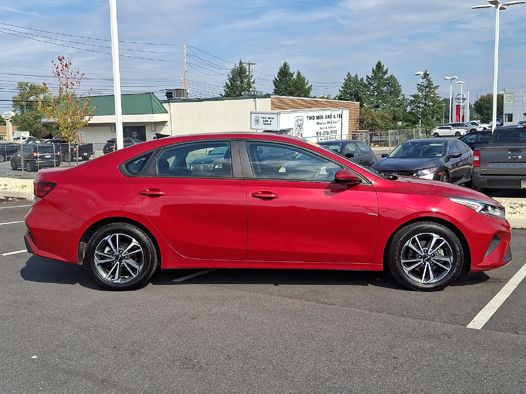 Used 2024 Kia Forte LXS FWD image 7