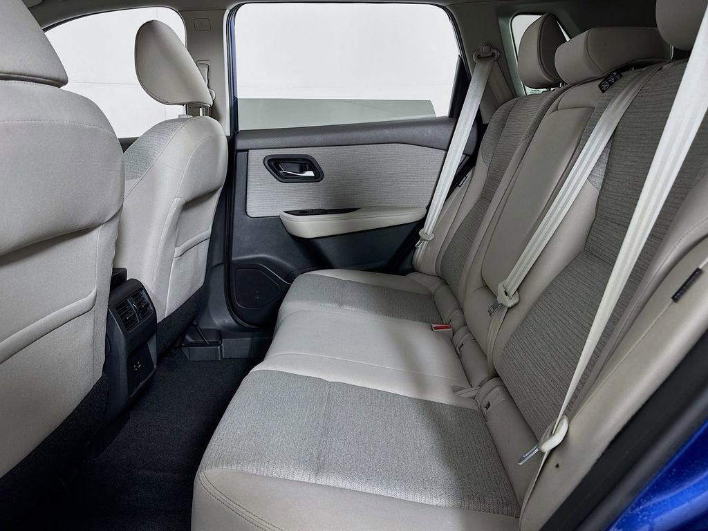 Used 2022 Nissan Rogue SV image 12