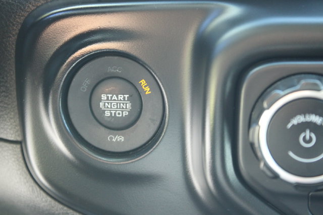 Used 2022 Jeep Wrangler Unlimited Sahara w/ Cold Weather Group AWD/4WD image 20