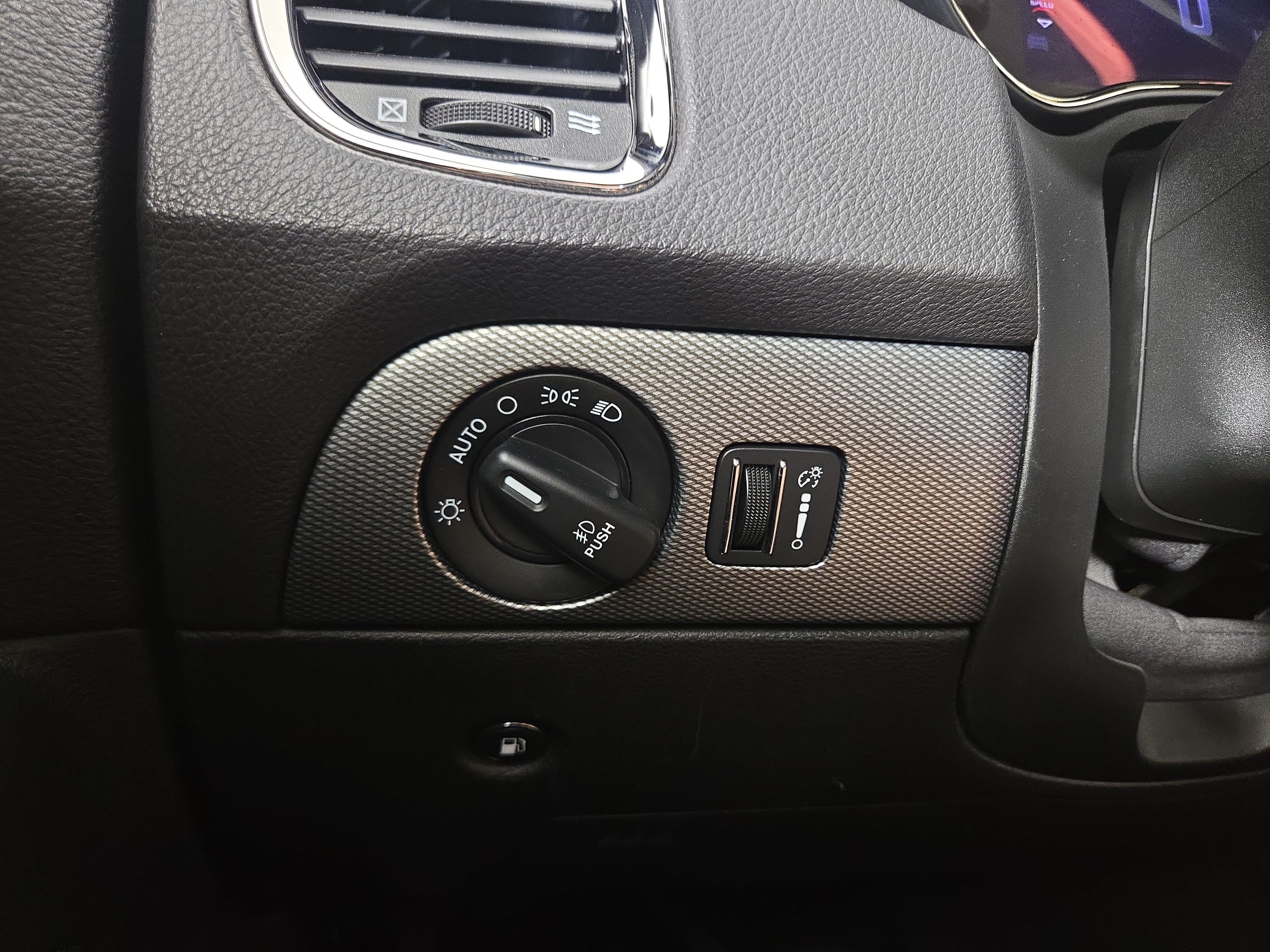 Used 2019 Dodge Durango GT w/ Blacktop Package AWD/4WD image 30