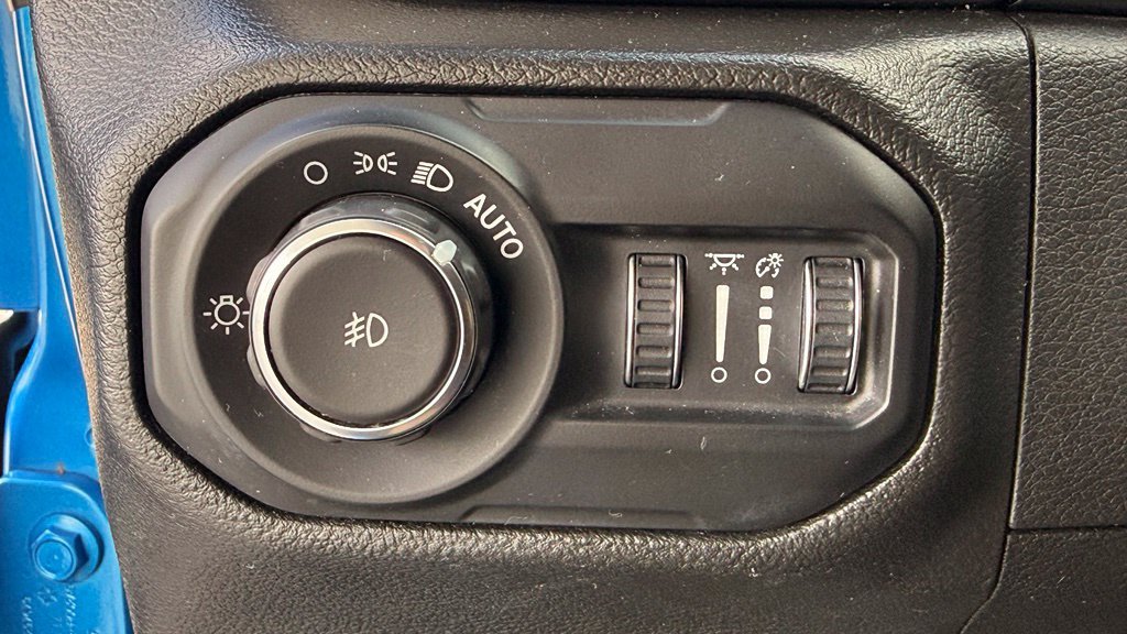 Used 2021 Jeep Wrangler Sport AWD/4WD image 29