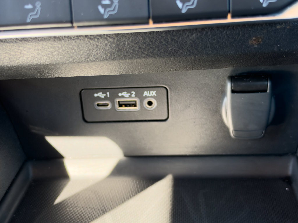 Used 2025 Nissan Altima 2.5 SV FWD image 27